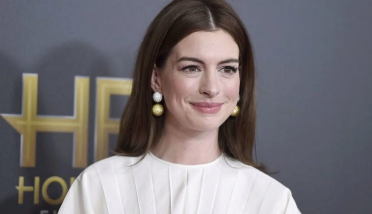 Anne Hathaway: “Mi país gasea a niños. No hay palabras que puedan describir mi horror”.