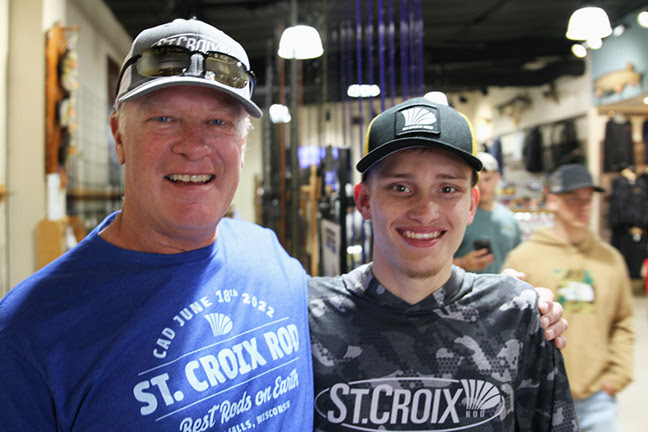 St. Croix – T-Shirt Best Rods on Earth Tee