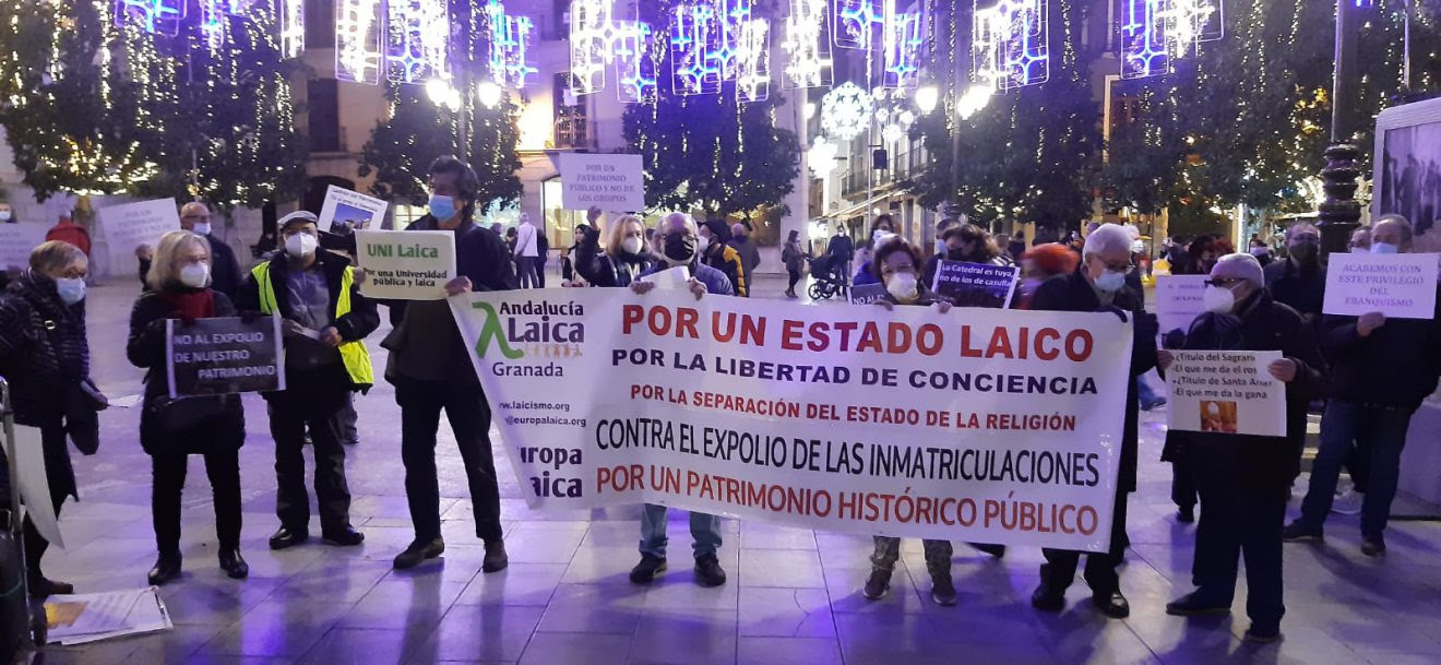 Granada celebró el Día Internacional del Laicismo 2021 en la Plaza del Ayuntamiento