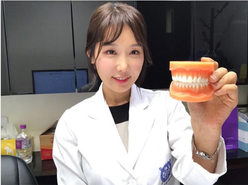 Nha sĩ quá xinh quá gợi cảm khiến nam giới chỉ muốn ốm mãi 360.4