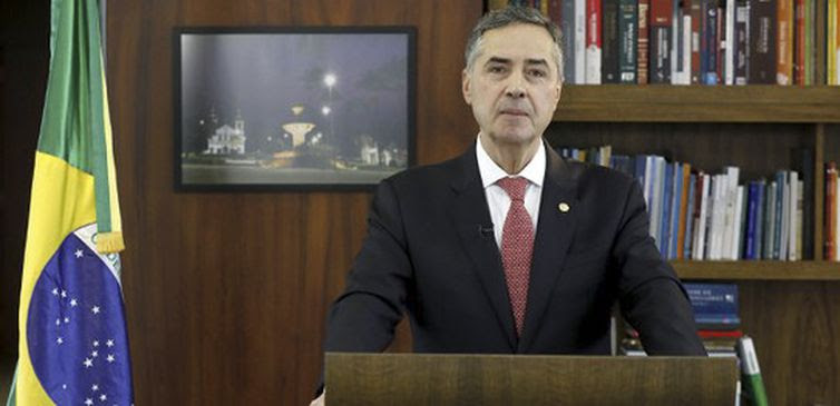Reprodução TSE O Excelentíssimo Senhor Presidente do Tribunal Superior Eleitoral, Ministro Luís Roberto Barroso,convocada pronunciamento em Rede Nacional Obrigatória de Emissoras de Rádio e Televisão sobre as eleições 2020