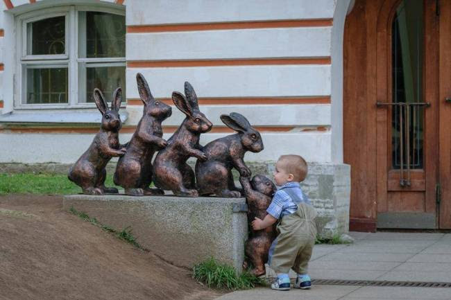 15 children who know how to take pictures with monuments