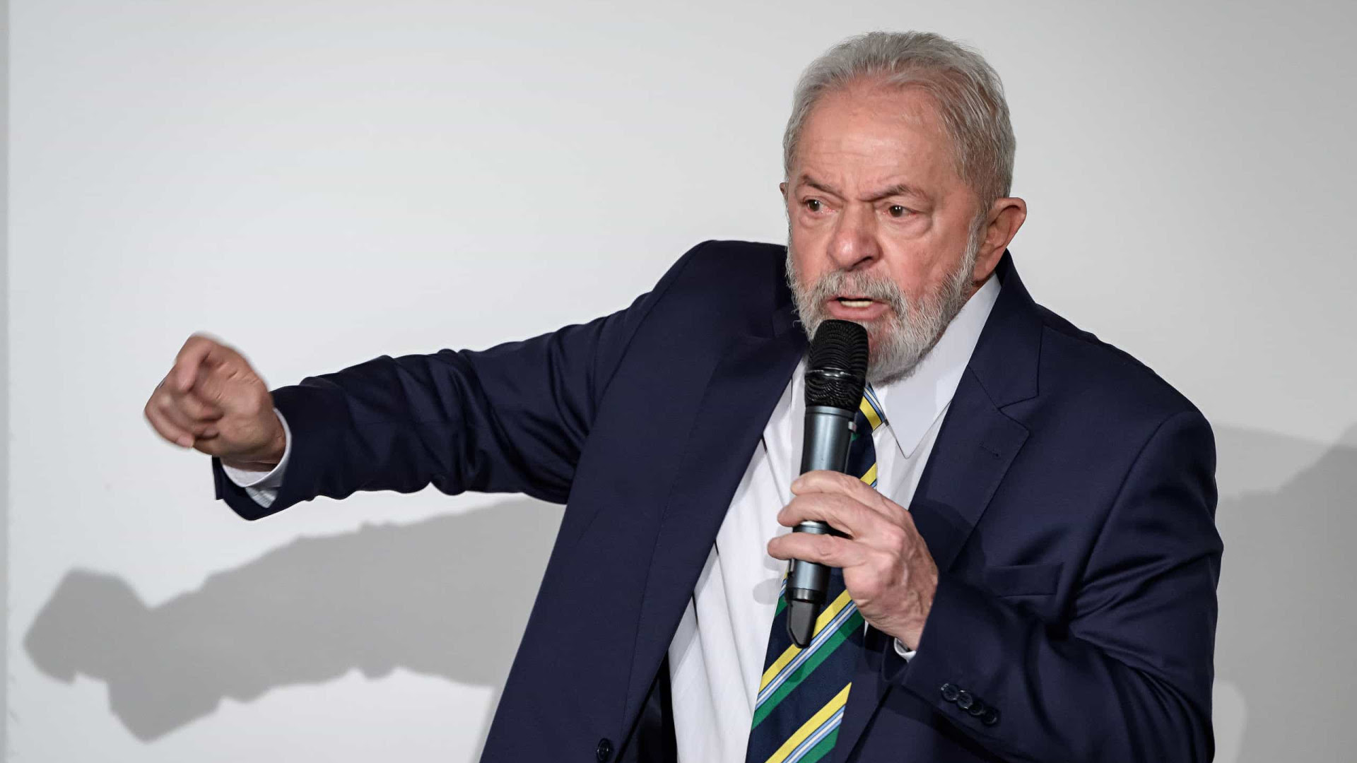 Lula pede ao STF anulação de decisão que devolveu ação do tríplex ao TRF4