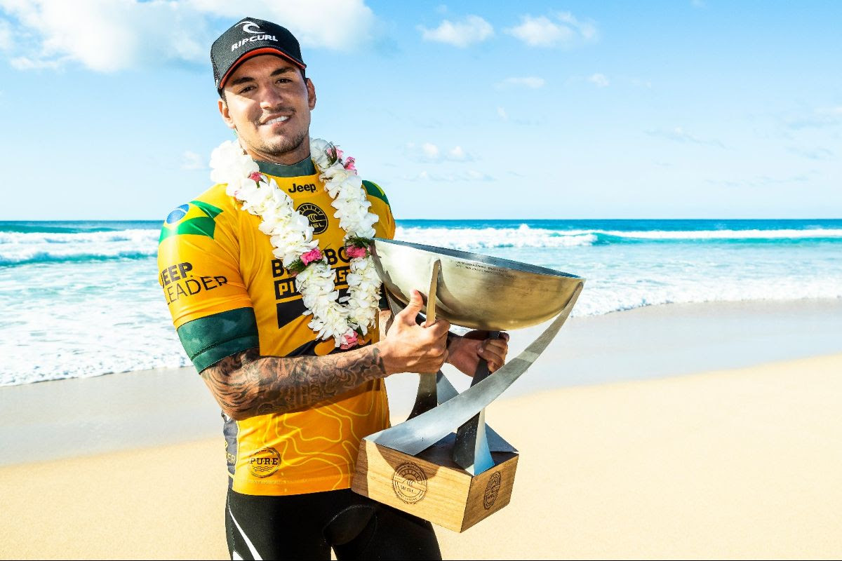 Gabriel Medina Claims Second World Title, Wins Billabong Pipe Masters