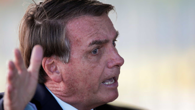 'Quem manda sou eu', diz Bolsonaro ao anunciar recurso contra veto