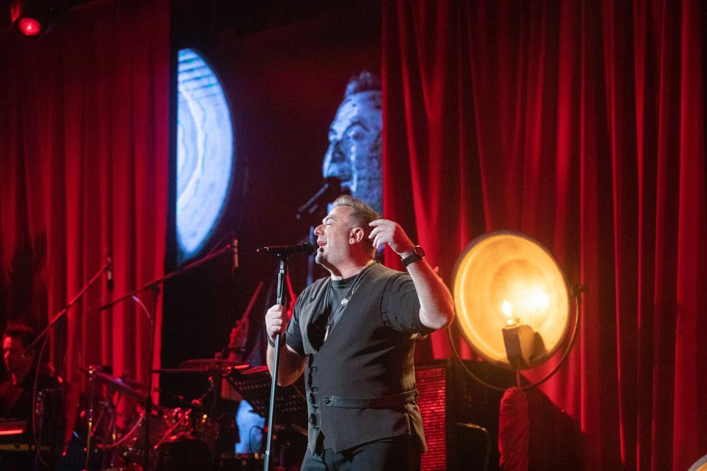 Αντώνης Ρέμος: Παρουσίασε πρώτη φορά live το νέο του τραγούδι «Όλα Για Σένα»