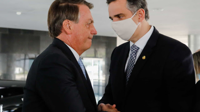 Bolsonaro critica Pacheco por rejeitar pedido de impeachment de Moraes e compara caso com o de CPI
