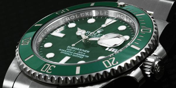 Rolex Submariner Hulk Green Dial Bezel Watch ref. 116610LV comes with a Cerachrom bezel