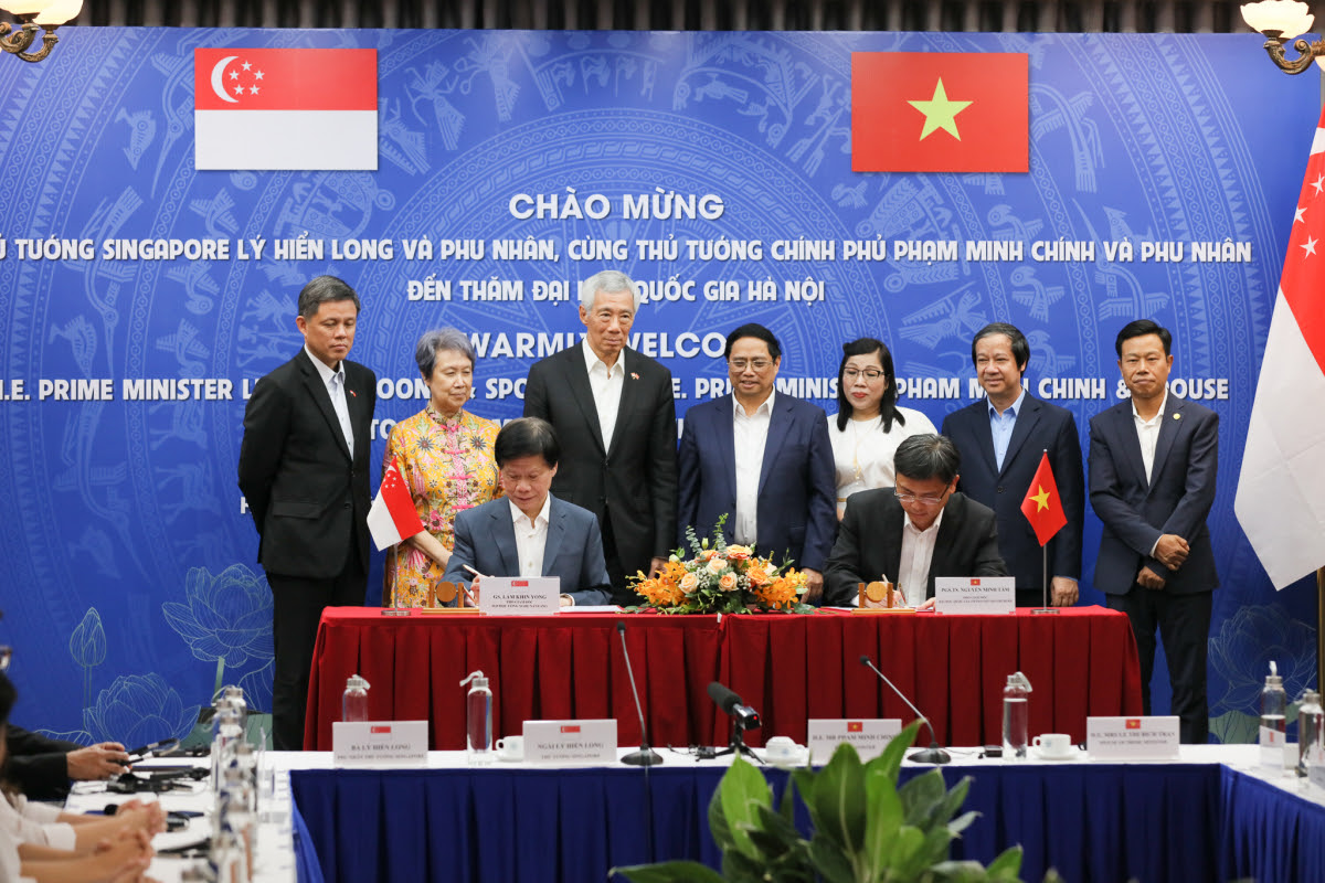 ĐHQG-HCM ký kết hợp tác ĐH Công nghệ Nanyang Singapore