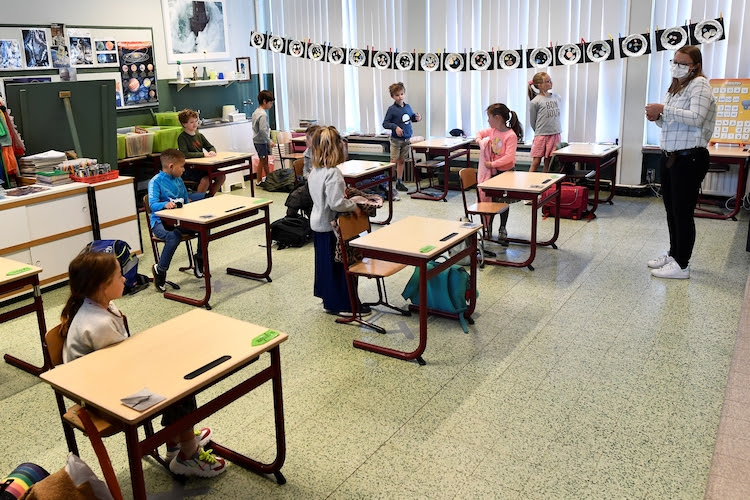 La mayoría de los países europeos optó por reducir el tamaño de sus cursos (AFP)
