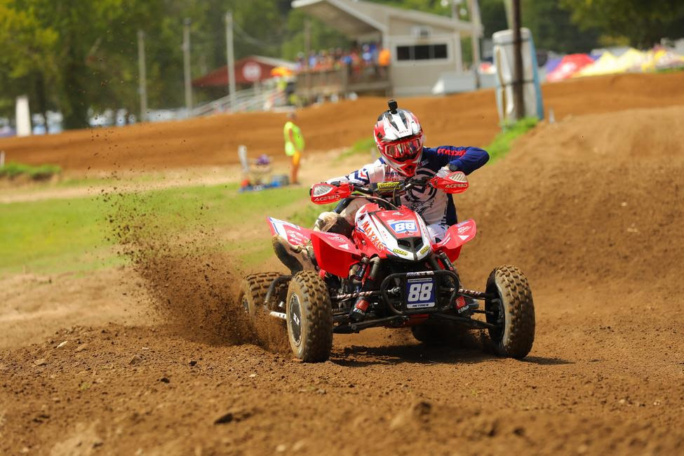 Hetrick takes over the points lead with just one round remaining.