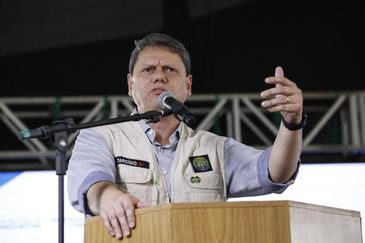Alan Santos/PR O Ministro da Infraestrutura, Tarcísio Gomes de Freitas, participou, nesta terça (28), da inauguração da Estação Cidadania em Teixeira de Freitas (BA)